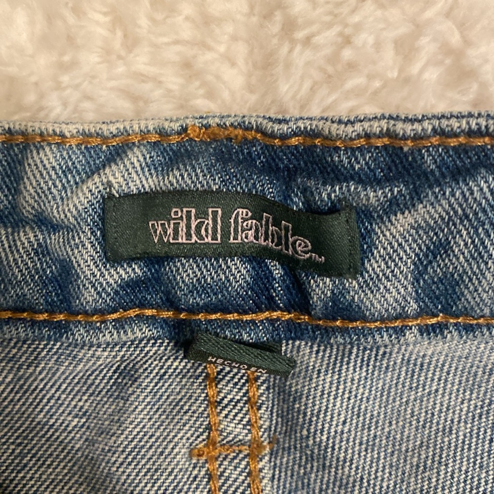 Shorts - Picture 3 of 4